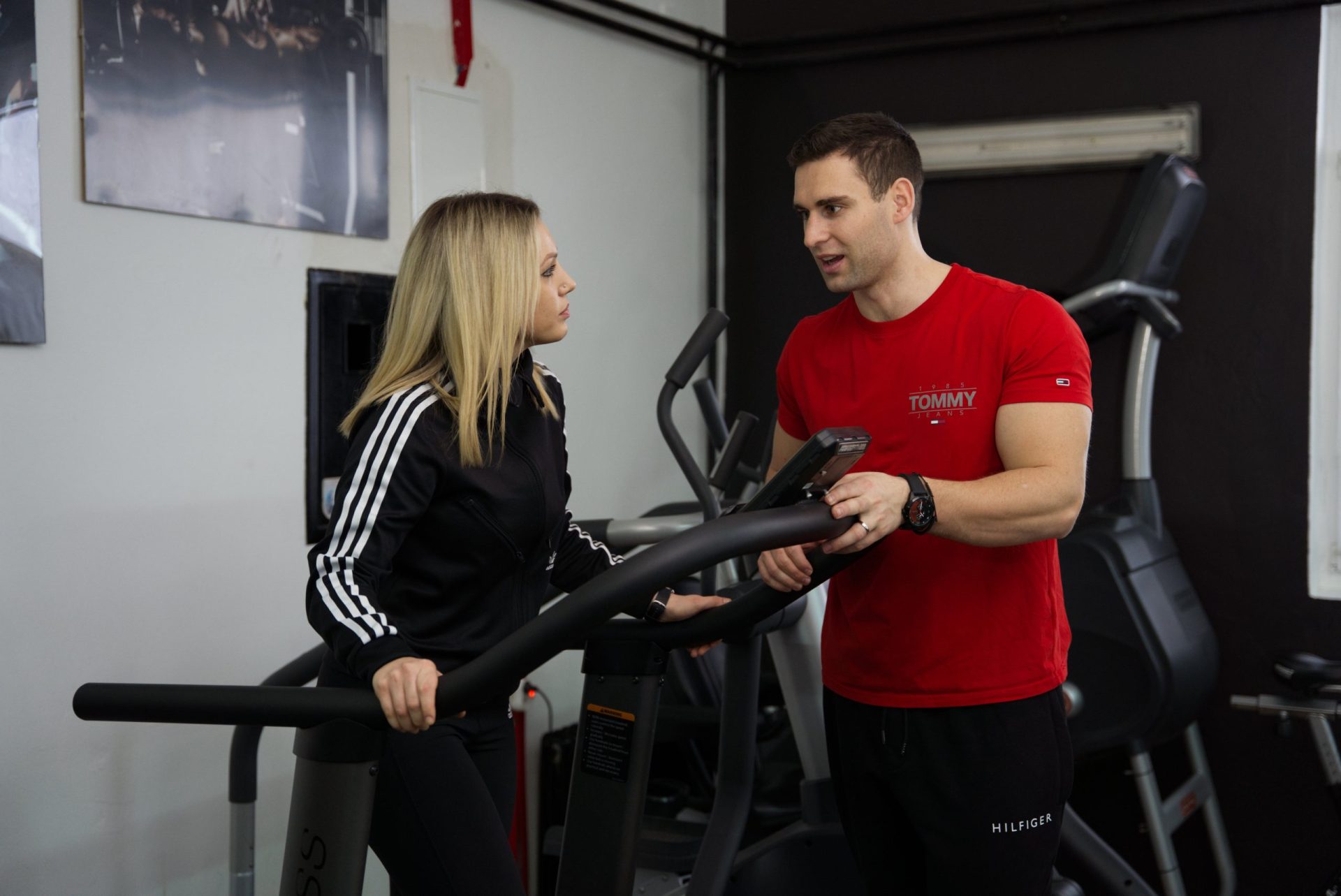 Otkrij zašto je velik kalorijski deficit, izbacivanje ugljikohidrata i dugi kardio - loša strategija za dugotrajno mršavljenje