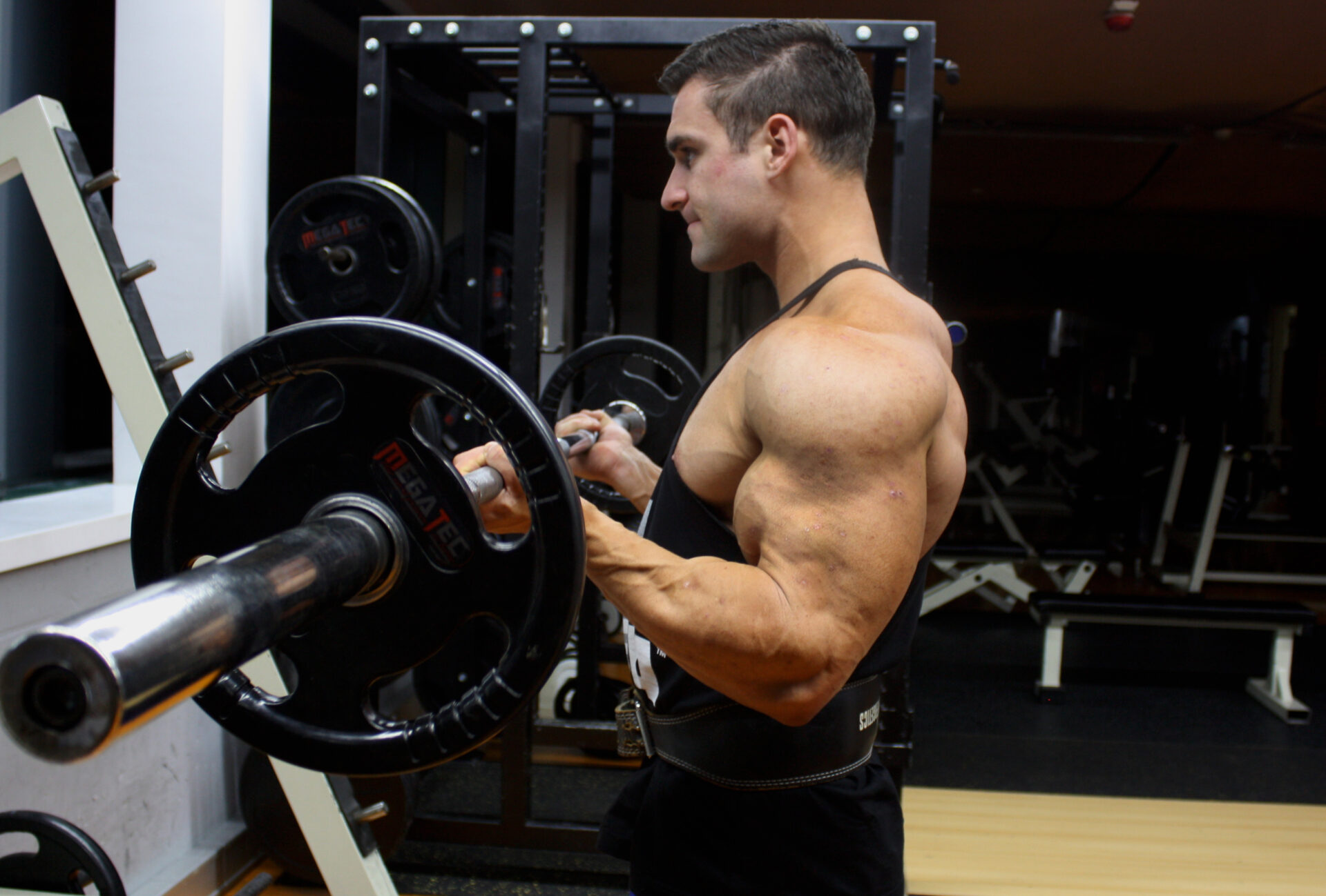 Može li se trenirati u teretani s ozljedom, bolovima ili drugim medicinskim stanjem?